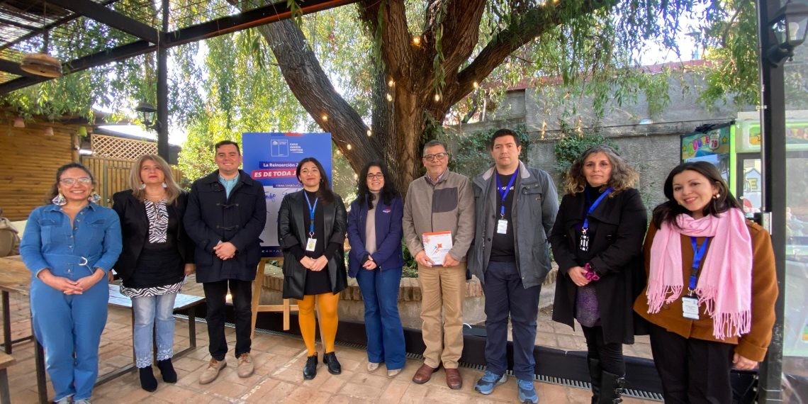 Talca abre puertas a la reinserción: jóvenes emprendedores exponen en Espacio TUE