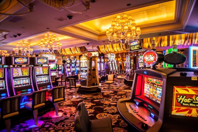 Falla intento de acuerdo entre casinos y Fiscalía Nacional Económica por caso de colusión.Uno de los involucrados, Dreams, intenta construir un casino en Talca sin pasar por Estudio de Impacto Ambiental