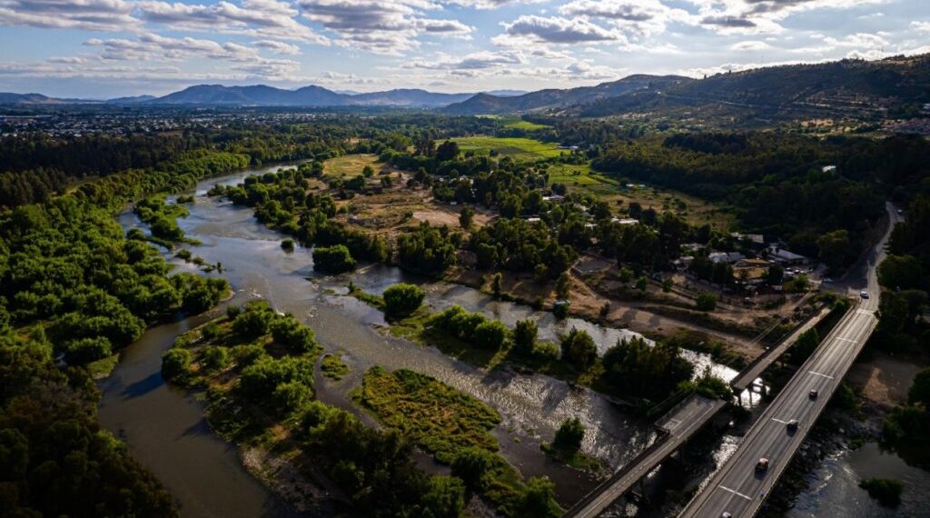 Fallo judicial ordena a la Municipalidad de Talca proteger el humedal del Río Claro: precedente que podría impactar futuros proyectos en la zona