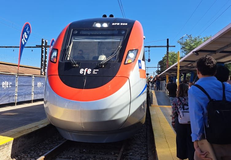 Empresa de Ferrocarriles del Estado (EFE) se compromete a reponer siete paradas intermedias del ramal Talca-Constitución