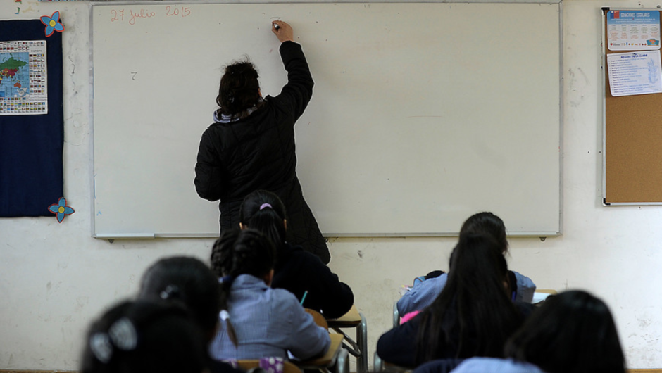 Profesores municipales de Talca esperan pago de bonos retrasados por demora en tramitación del Presupuesto 2026