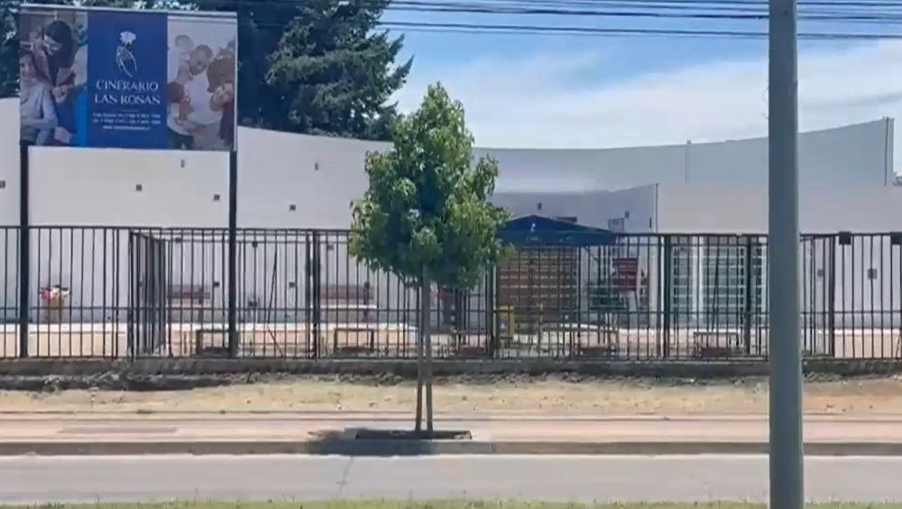 Vecinos denuncian que crematorio Parque Las Rosas opera pese a estar clausurado por tercera vez en Talca