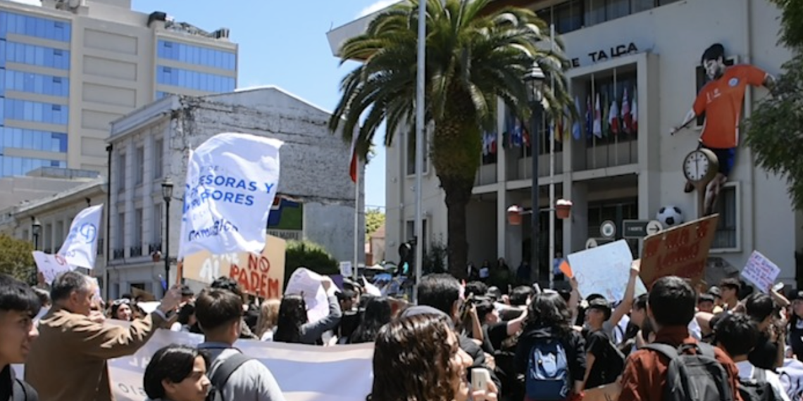 Marcha 7A: estudiantes de Talca toman las calles contra el alza del transporte y los recortes en educación