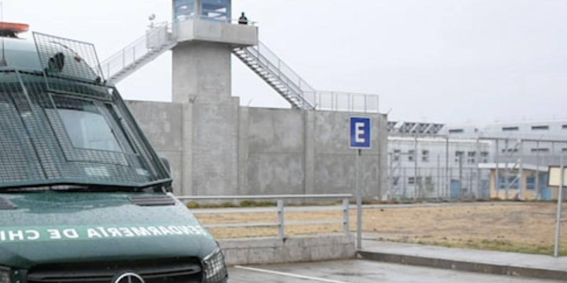 Dos altos mandos de la nueva cárcel de Talca fueron sumariados por consumo de alcohol al interior del penal